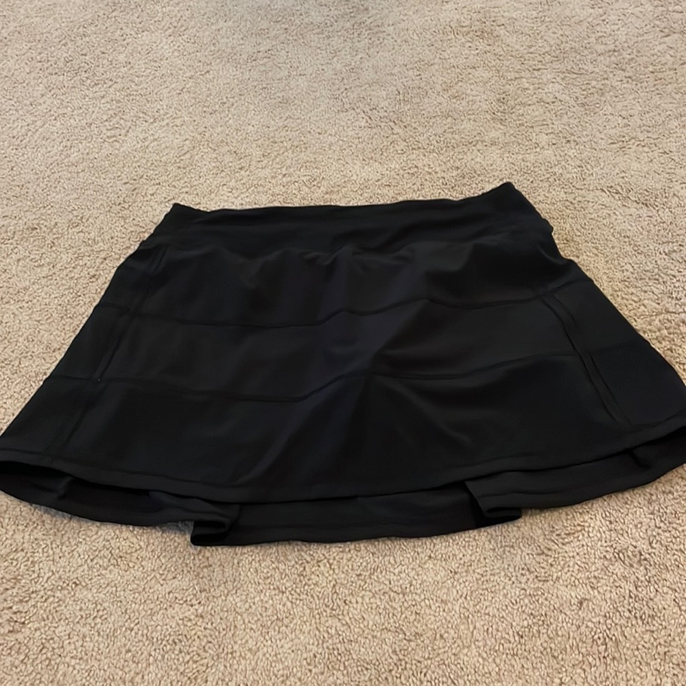 Lulu lemon black skirt size 8